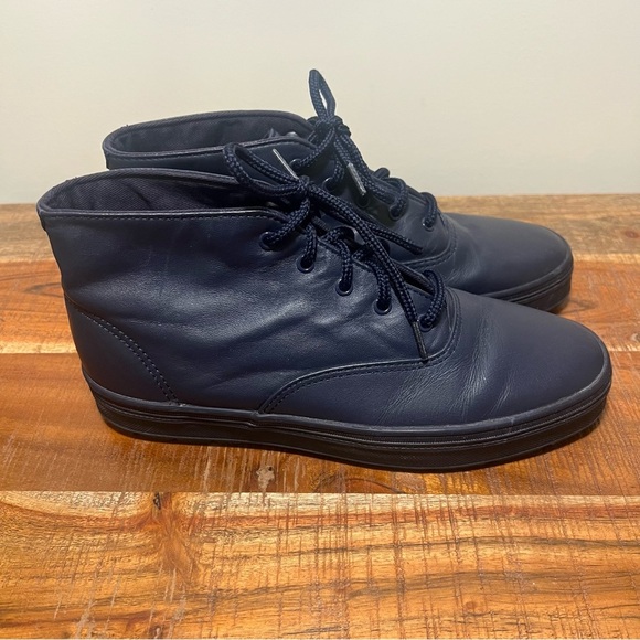 Keds Navy High Tops with Classic Lace-Up Design, Womens 7 - Picture 1 of 10